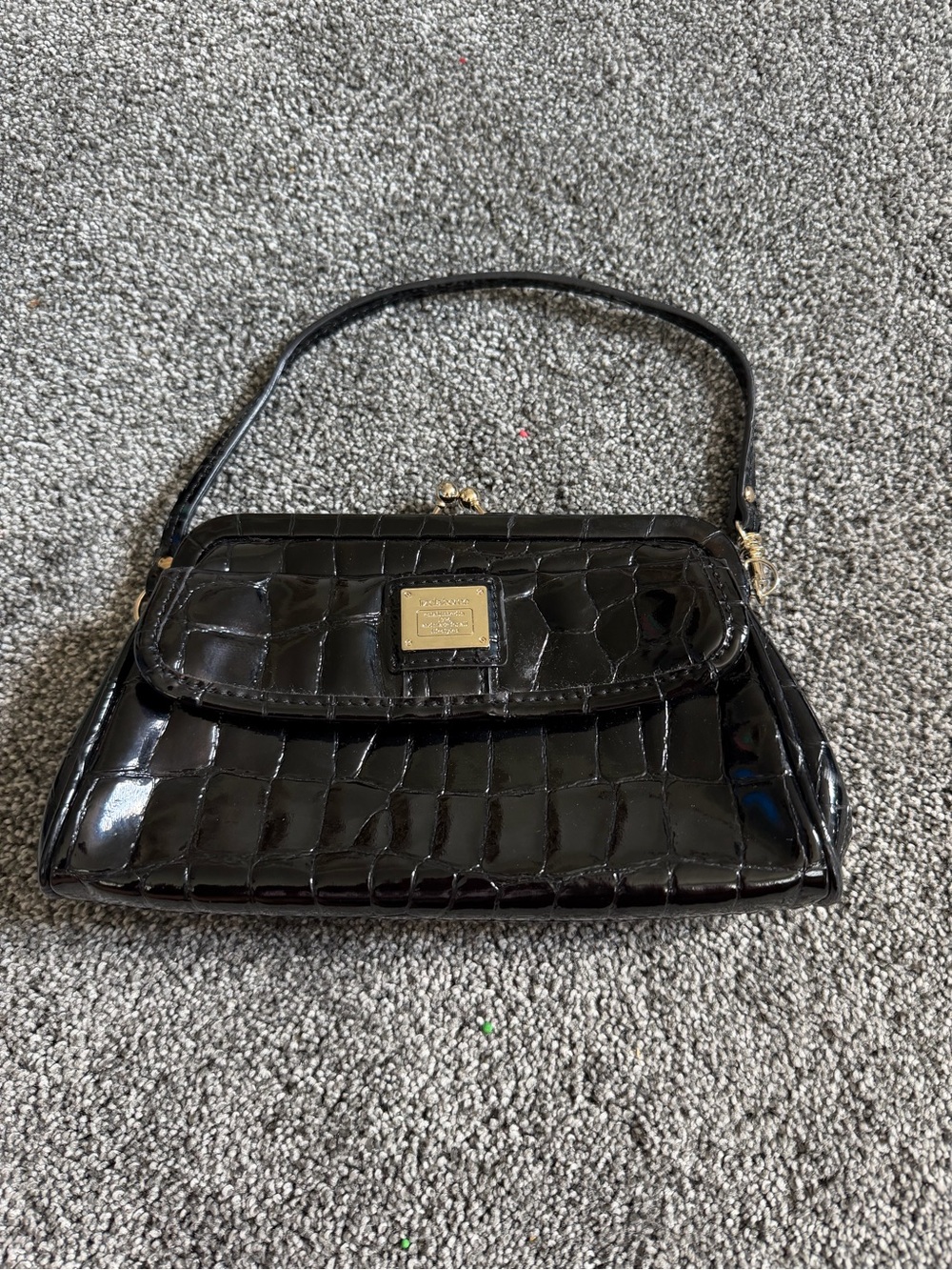 Liz Claiborne Black Patent Croc Embossed Top
Liz Claiborne Satchel bag